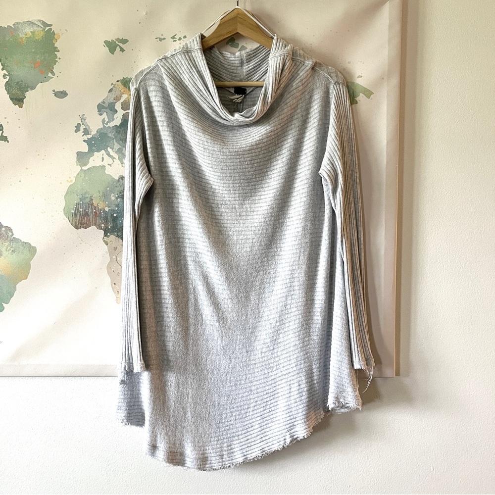 We The Free Tunic Top Sweater Gray Ribbed Medium Raw Hem Open Back Free People